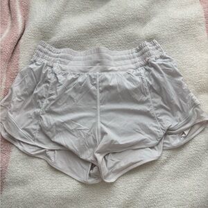 Lululemon hotty hot high rise 2.5” short